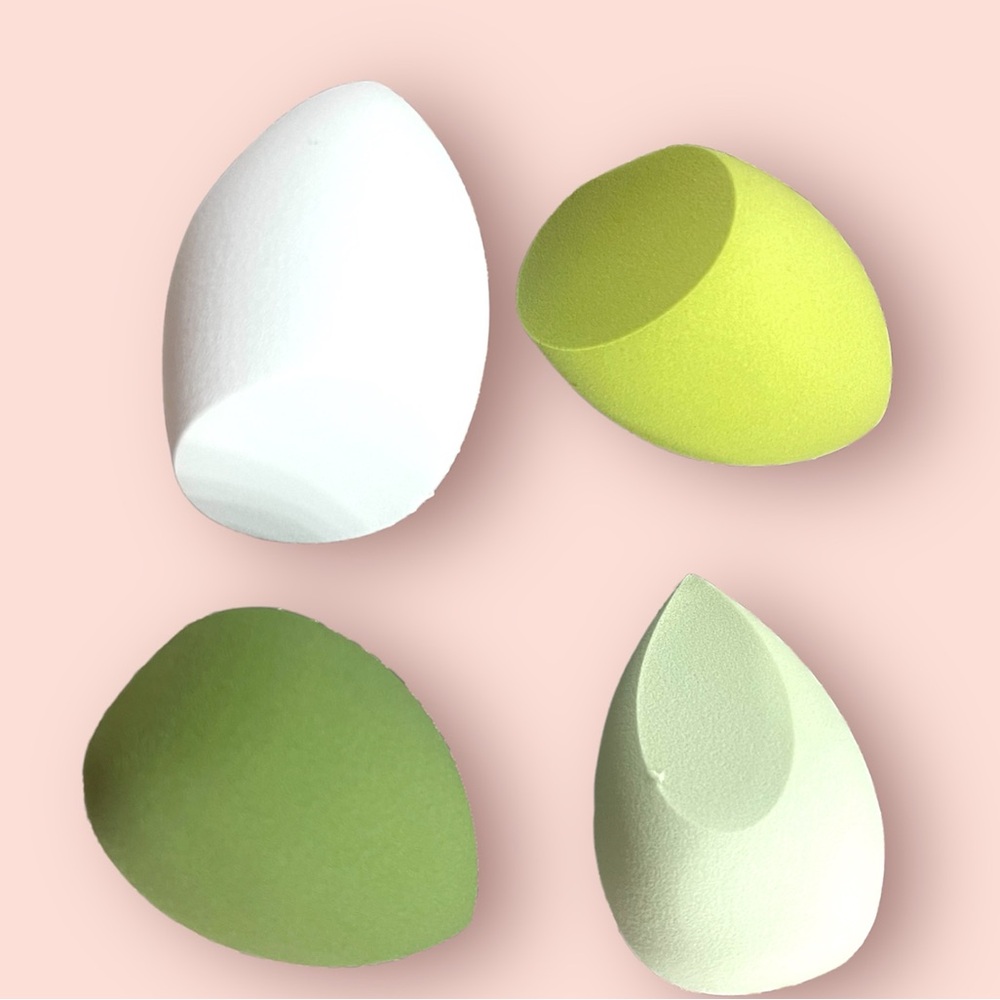 Makeup blender set of four.